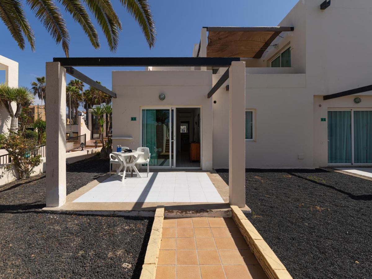Apartamento 1 Con Terraza Y Piscina En Corralejoアパートメント エクステリア 写真